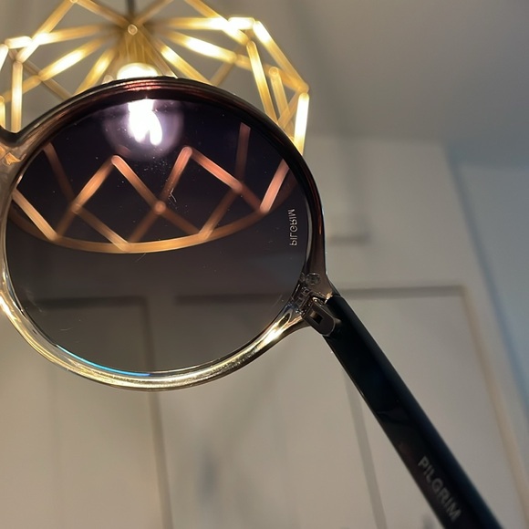 PILGRIM Polarized Sunglasses - Picture 6 of 8